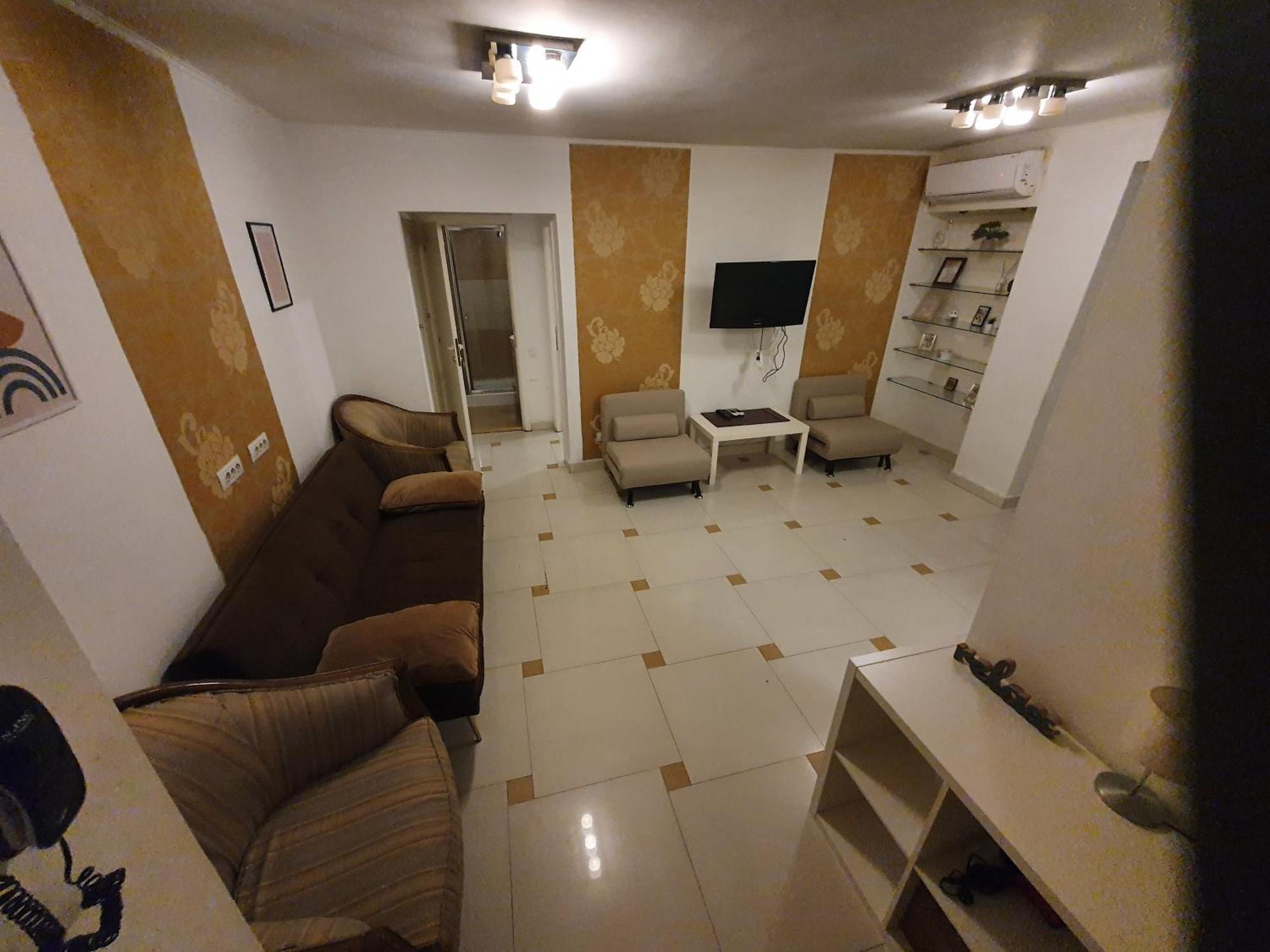 2 Camere, Ultracentral, Piata Universitatii * Bucarest